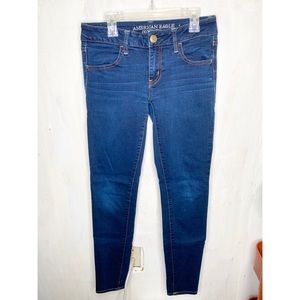 American Eagle dark wash skinny jeans